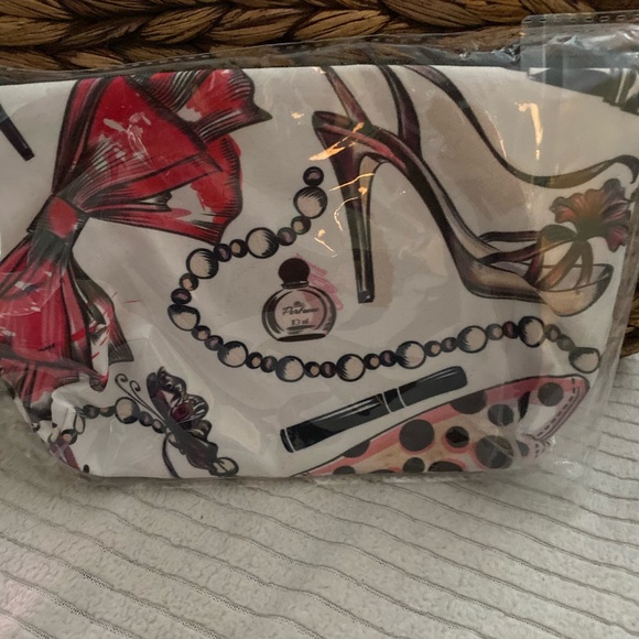 Make up pouches many designs - Picture 4 of 8